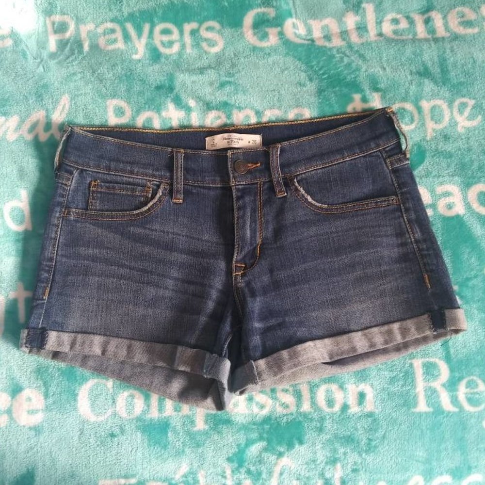 Abercrombie & Fitch Cuffed Denim Shorts Size 2 W26
